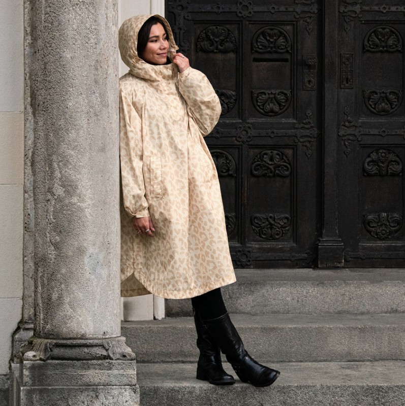 Impermeabile da viaggio pieghevole vaniglia leopardato, salvaspazio e utilissimo da riporre in valigia